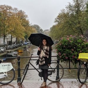 Meet your Posher, Maggie